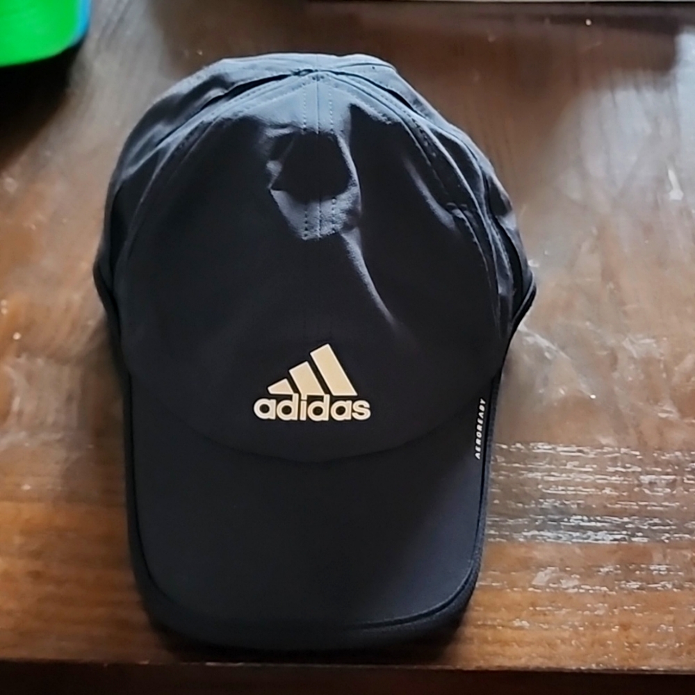 Adidas aeroready hat